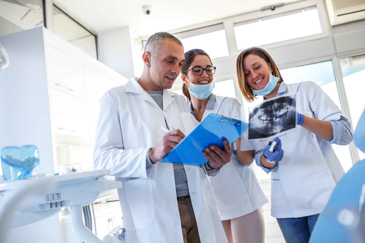 comment-devenir-dentiste-en-suisse-helvident